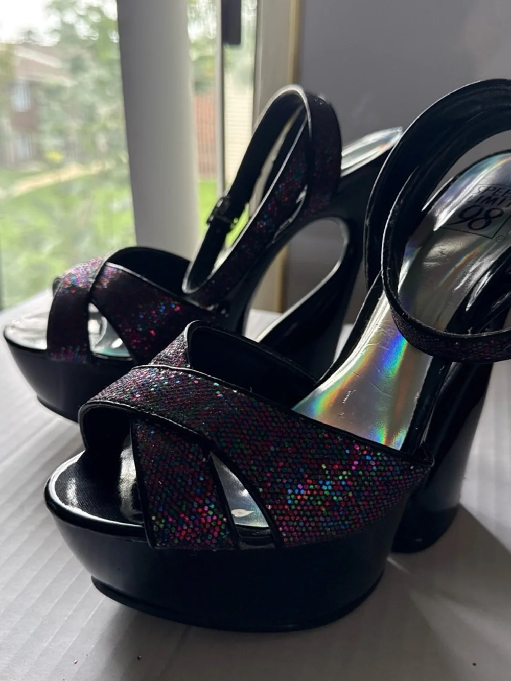 NWOT Purple Glitter Platform Heels Ankle Strap 6” Heel Size 7 (Estimated)